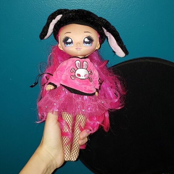 11" Na Na Na Surprise Teens doll Meet Alex Heart and black bunny carry case - Picture 5 of 8
